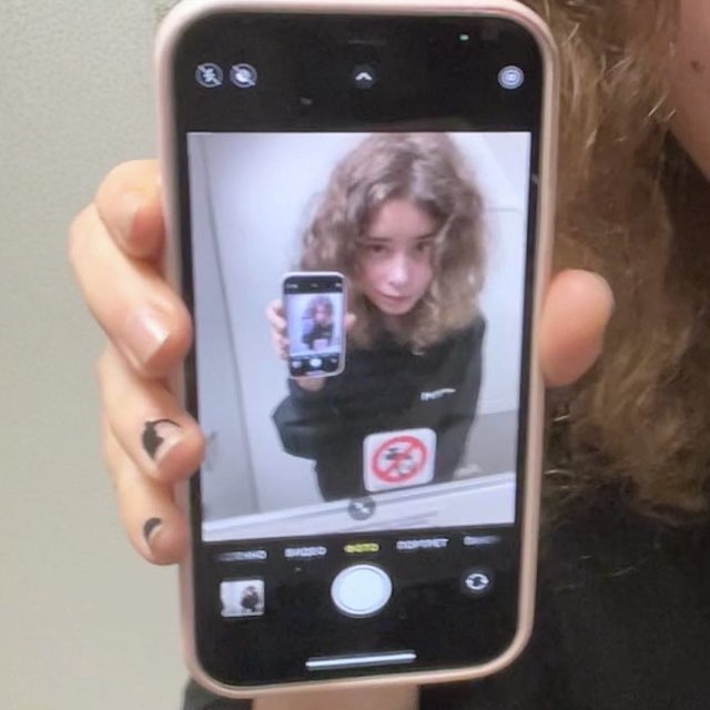 группа добрых друзей алисы саксон