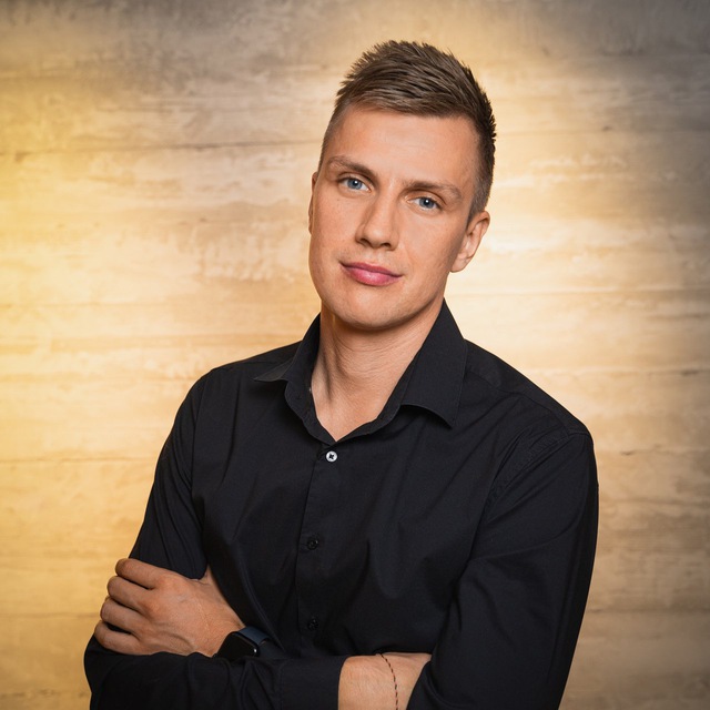 Алексей Малинов/ наставник собственников стоматологий ?