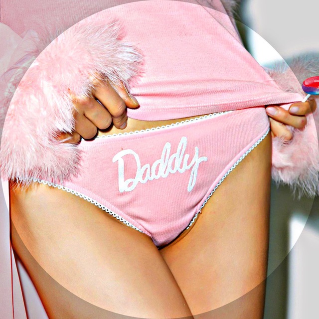 Бетті чирлидер порно Жалаңаш Лила мен Эми Футурама лесбиянкалық порно