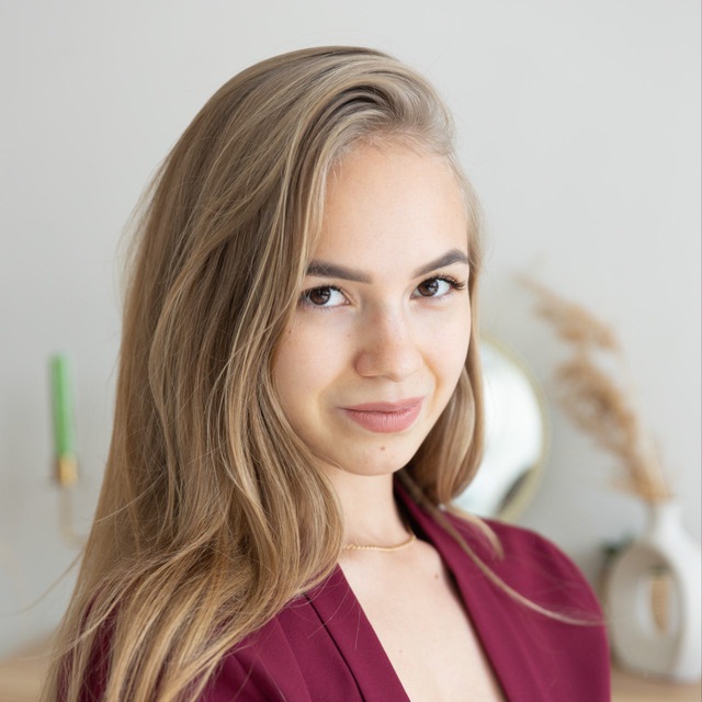Дарья Лопатина
