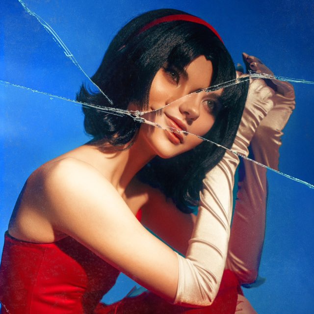 Bun_with_raisins_007