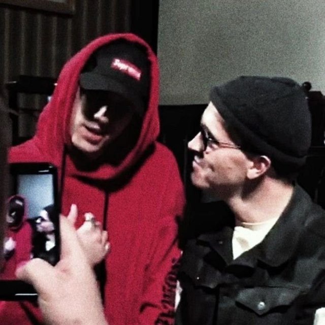 Алло, служба спасения?