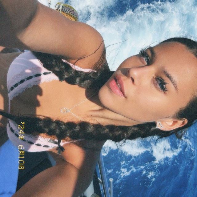 ?милана некрасова | ᴄʟᴏᴛʜᴇs, ʙɪᴏɢʀᴀᴘʜʏ, ɴᴇᴡs