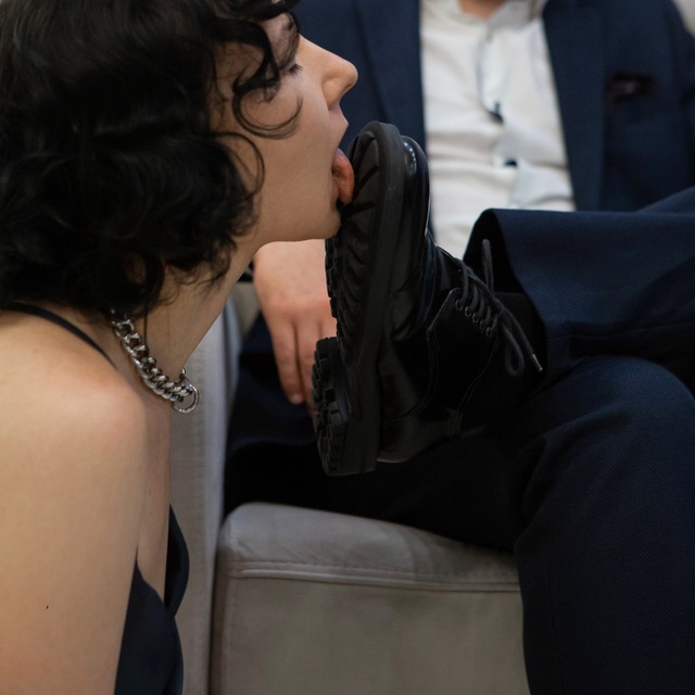Nat, His bottom