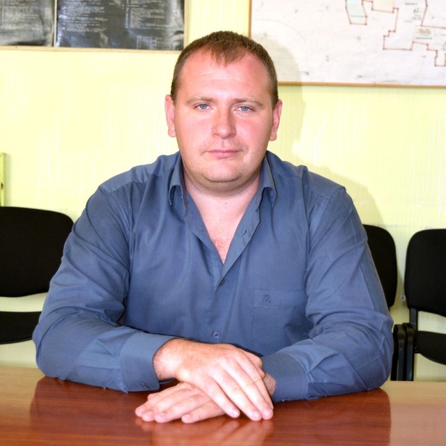 Денис Олейник